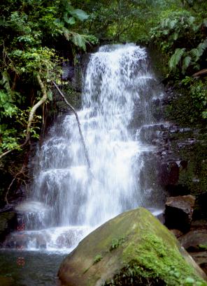 A nameless falls in Itajiki River
